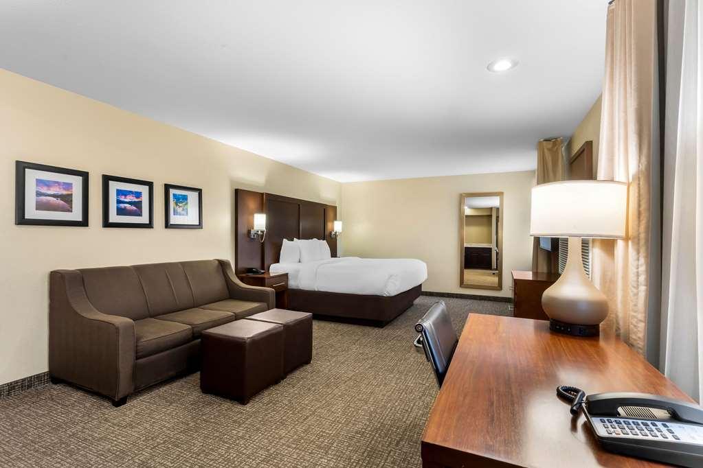 Comfort Inn & Suites Greeley Room photo