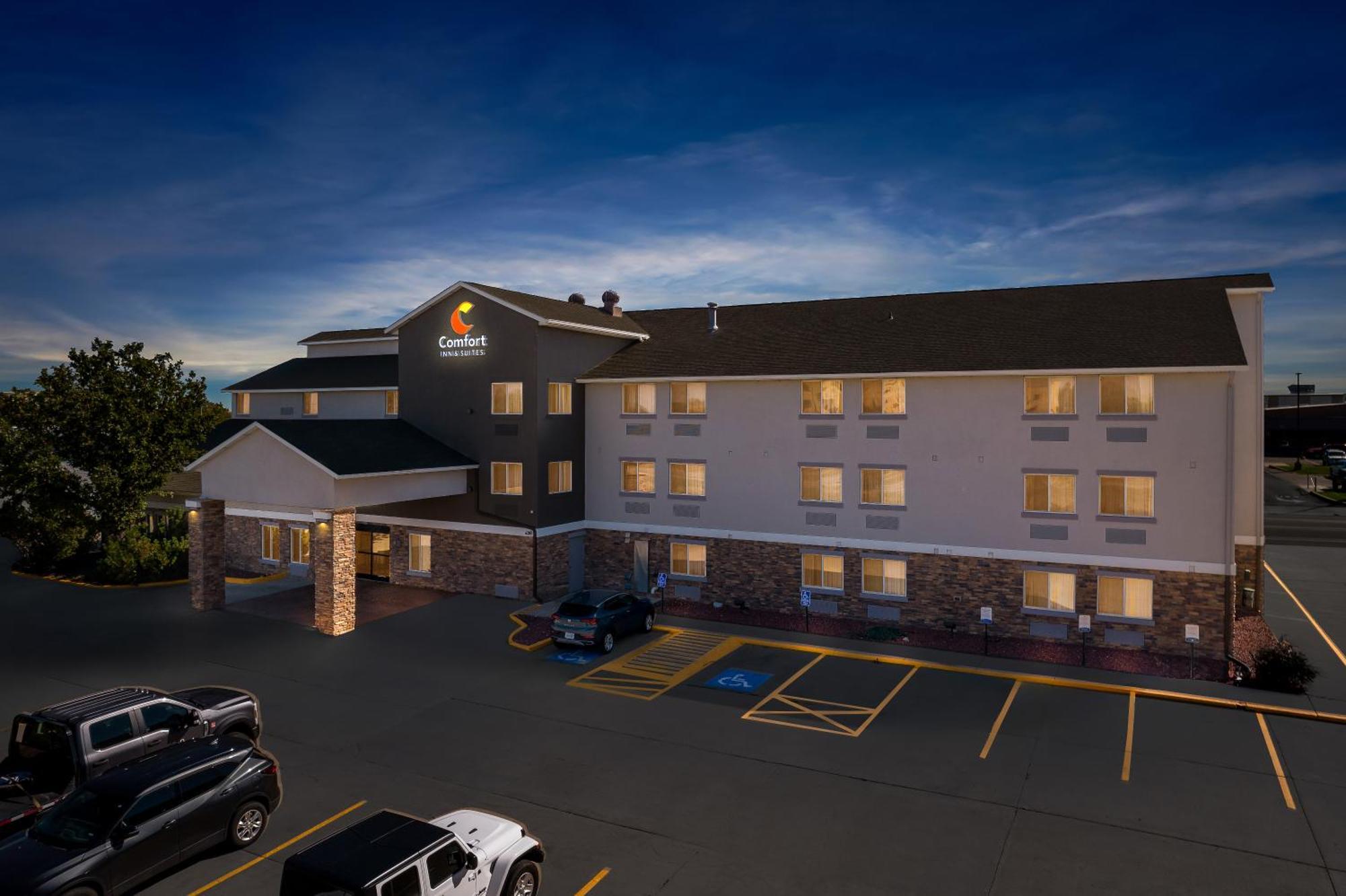 Comfort Inn & Suites Greeley Exterior photo